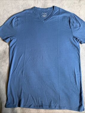 New without tags Apt. 9 Men's Slate Blue V-Neck Short Sleeve Tee